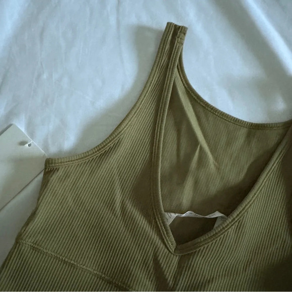 🆕💚 Lululemon Power Pivot Tank Ribbed - Bronze Green - Picture 7 of 12